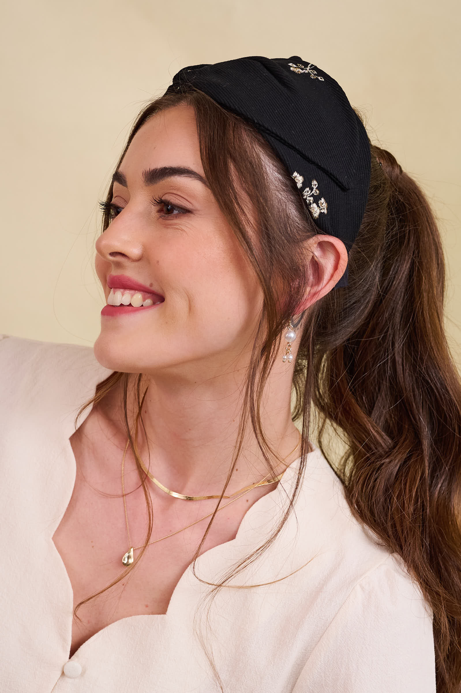 קשת לשיער – 'בר' – רקום זהב (2)