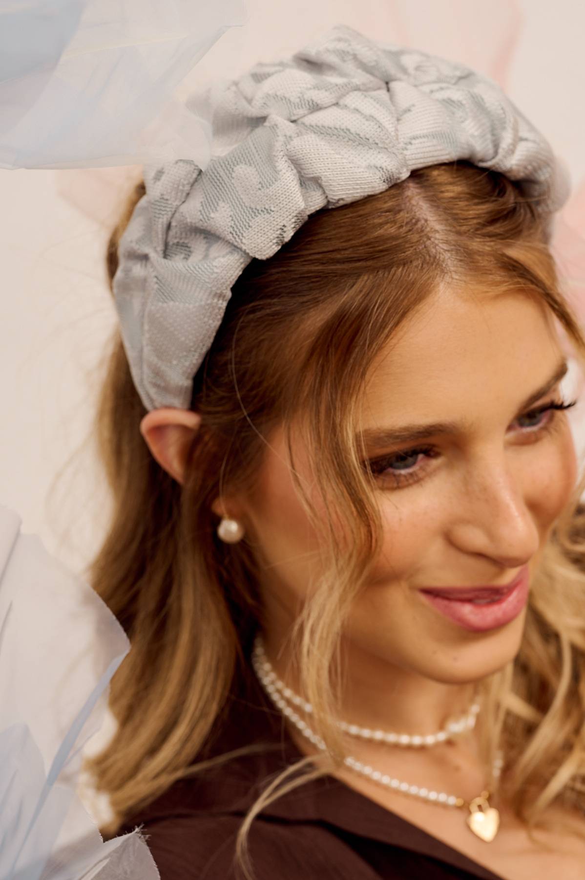 קשת לשיער – 'הולה' – תכלת מעושן (3)