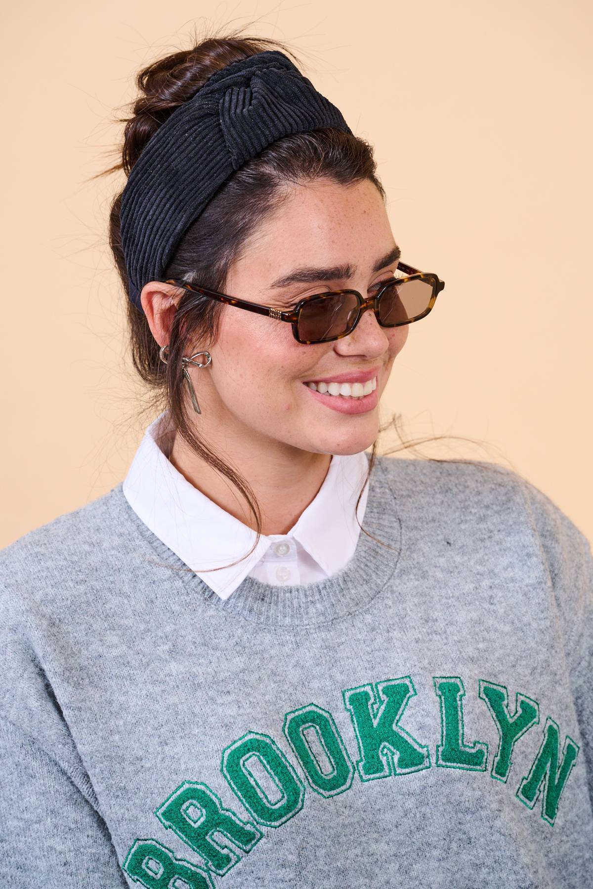 קשת לשיער - 'Day by Day' - קורדרוי שחור